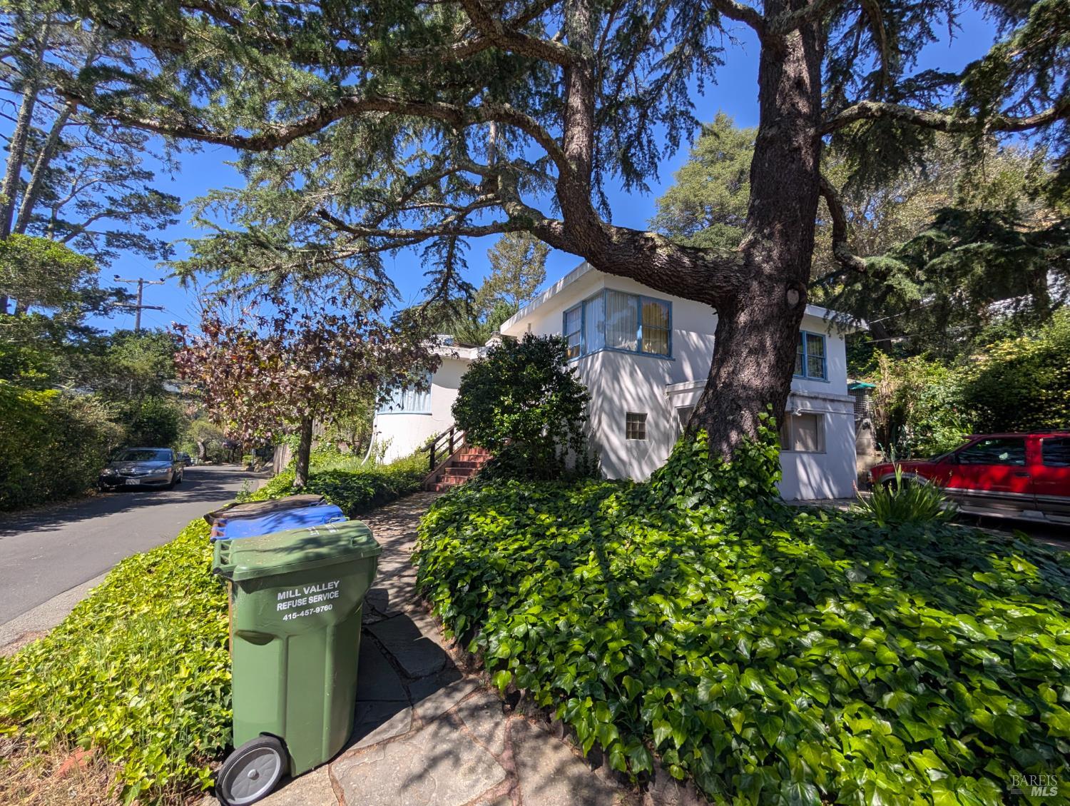 100 E Manor Drive