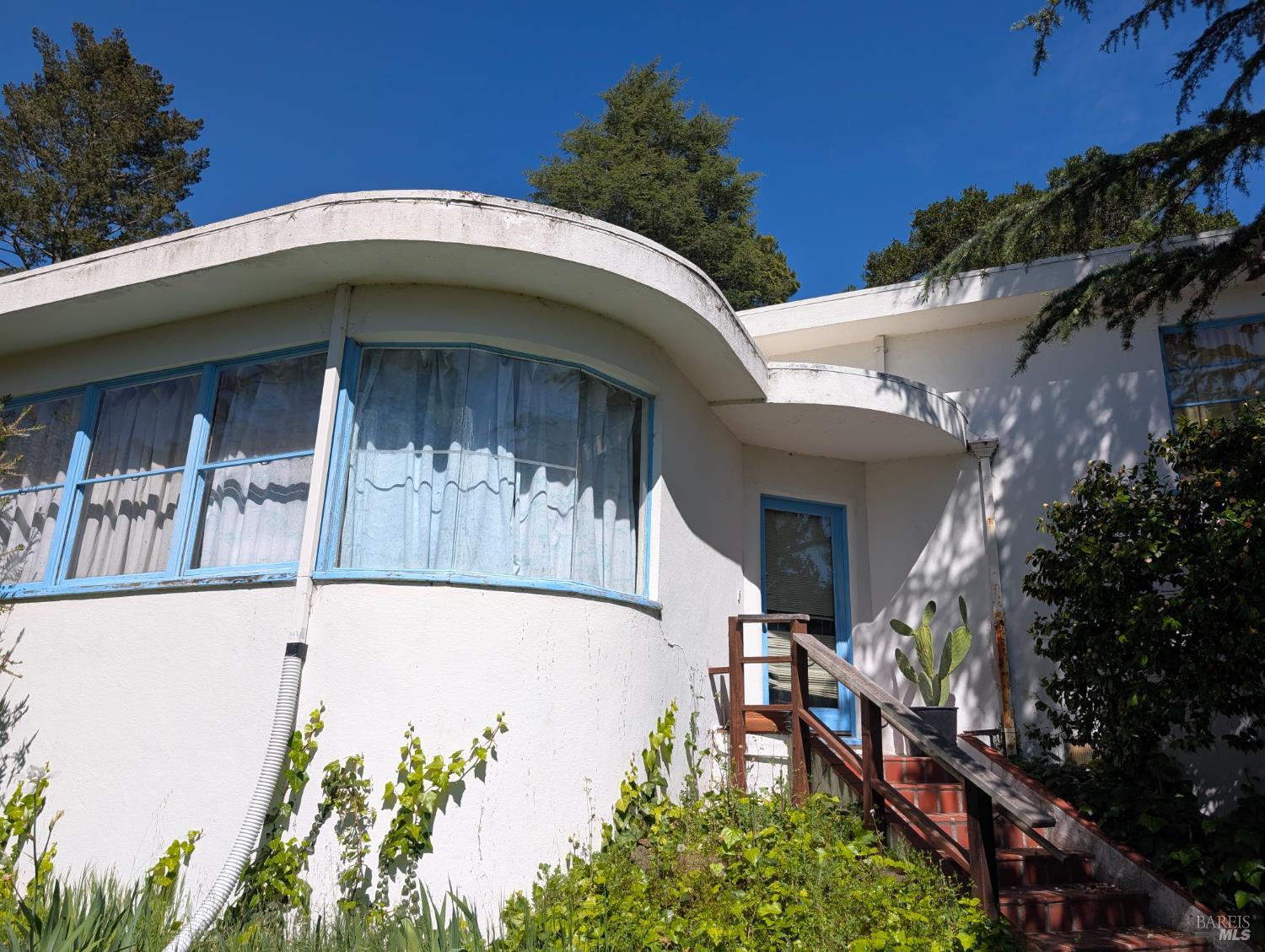 100 E Manor Drive
