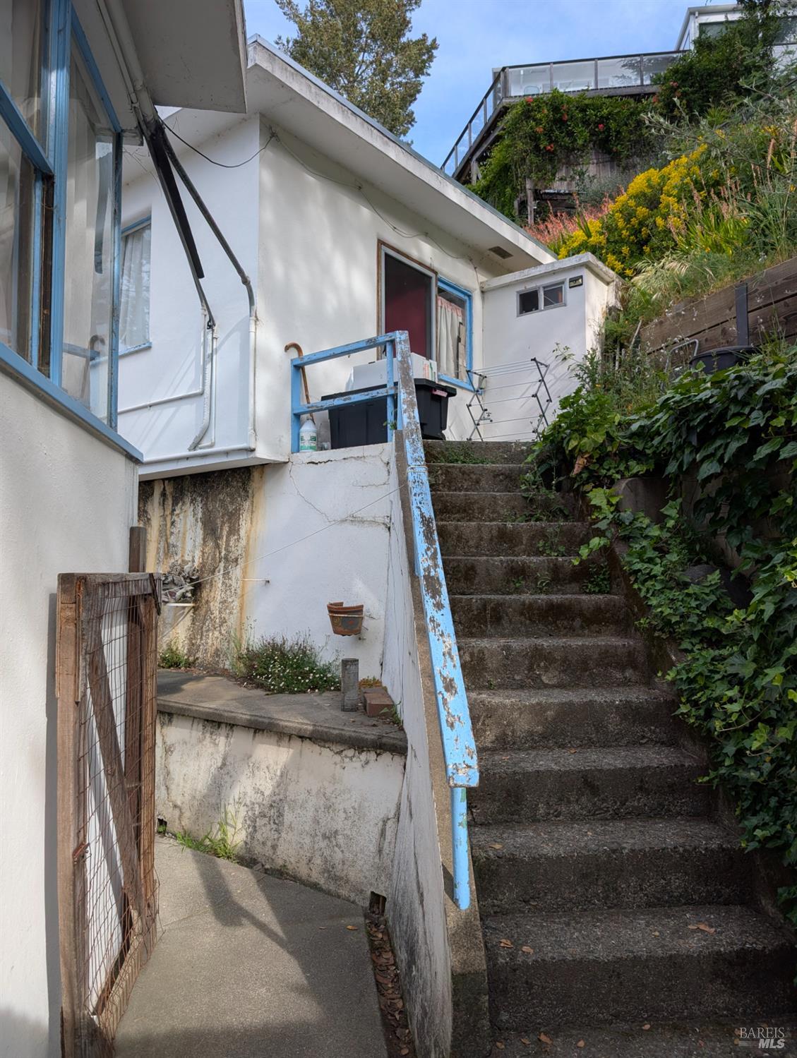100 E Manor Drive