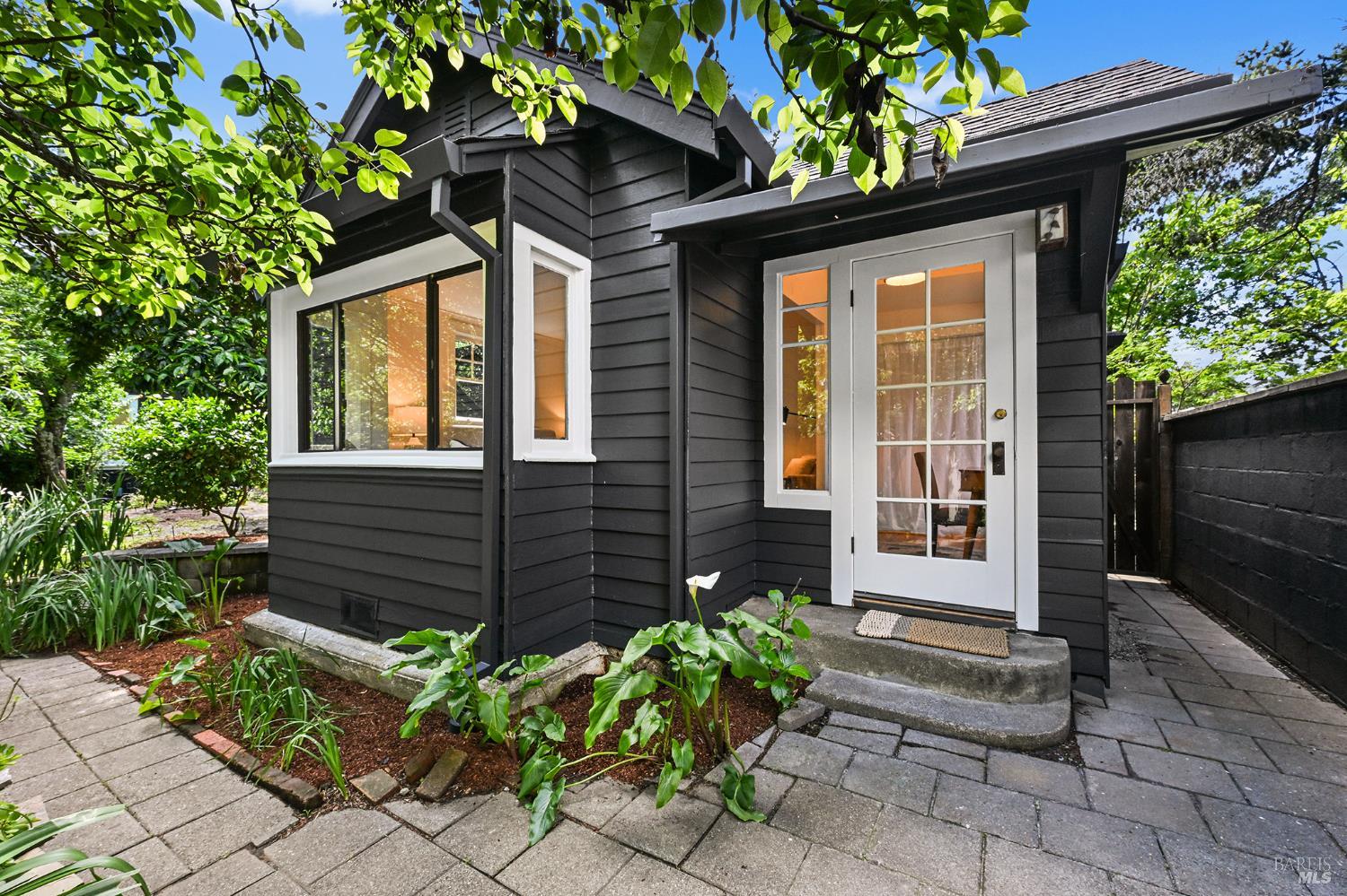 40 Inyo Avenue