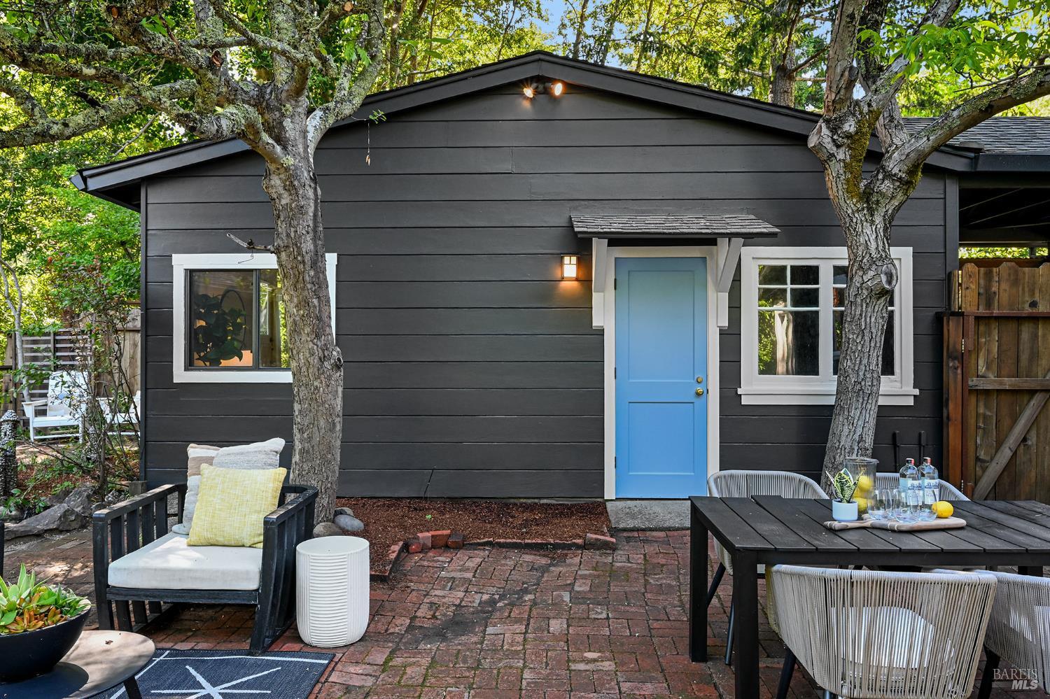 40 Inyo Avenue