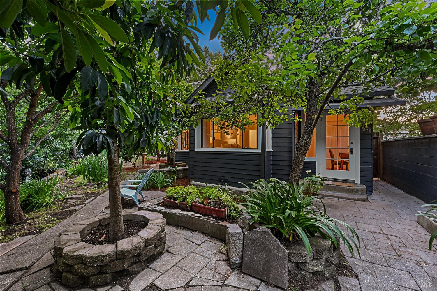 40 Inyo Avenue