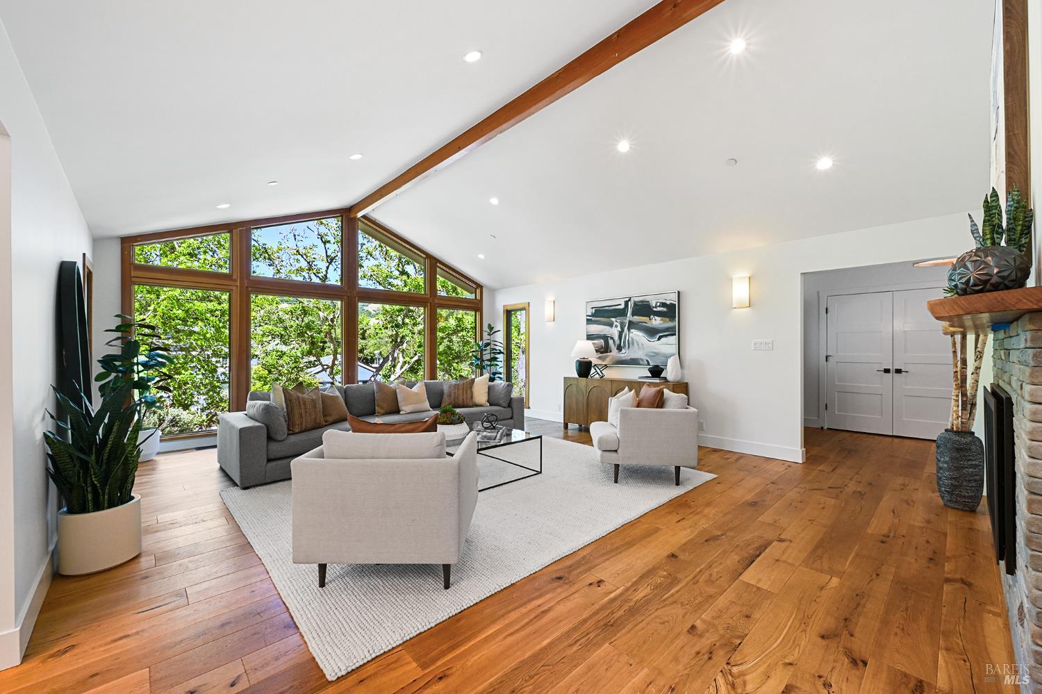 18 Dutch Valley Lane