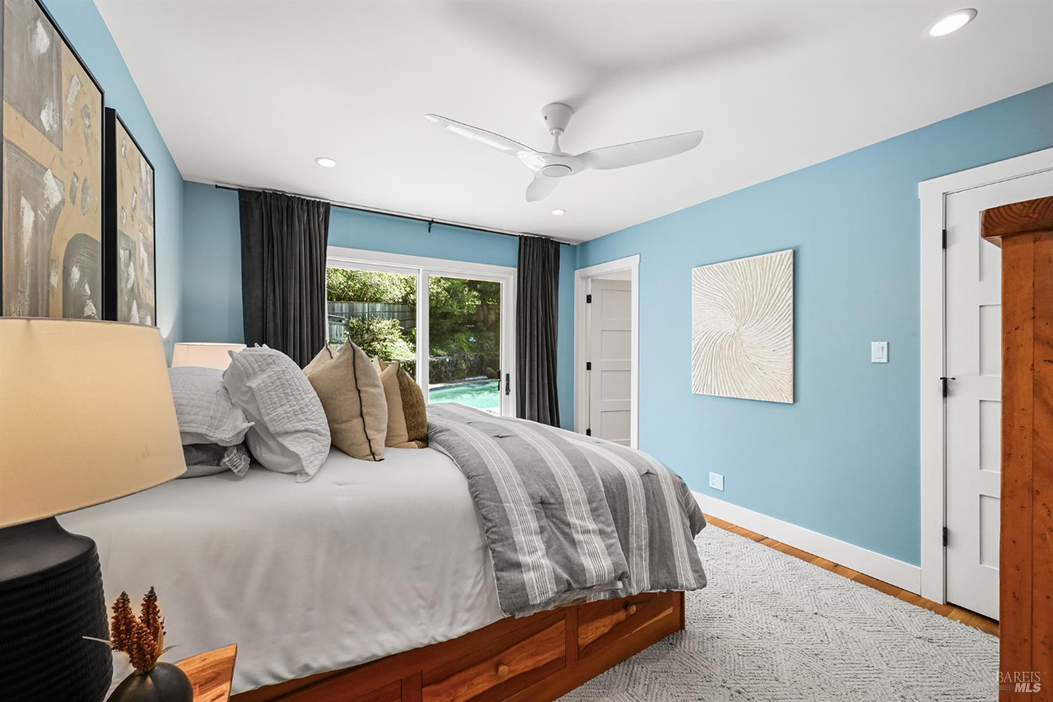 18 Dutch Valley Lane