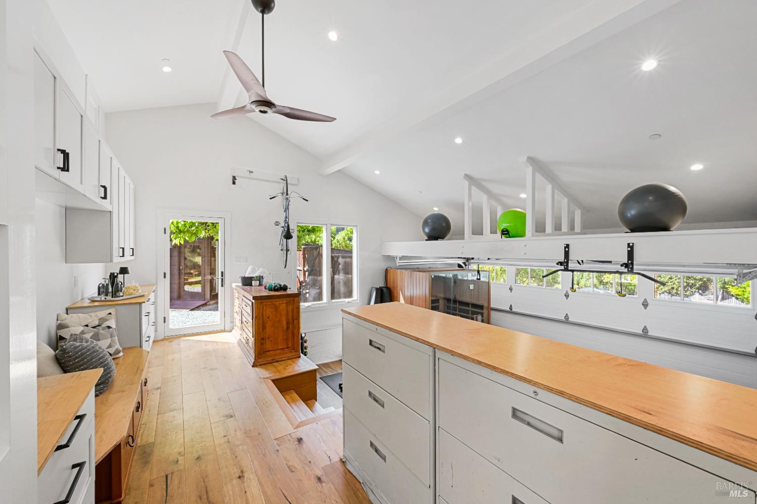 18 Dutch Valley Lane