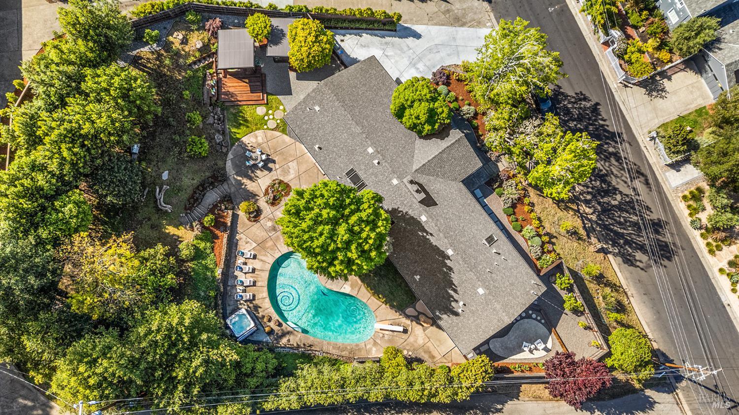 18 Dutch Valley Lane