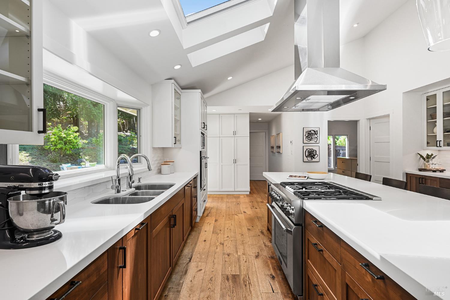 18 Dutch Valley Lane