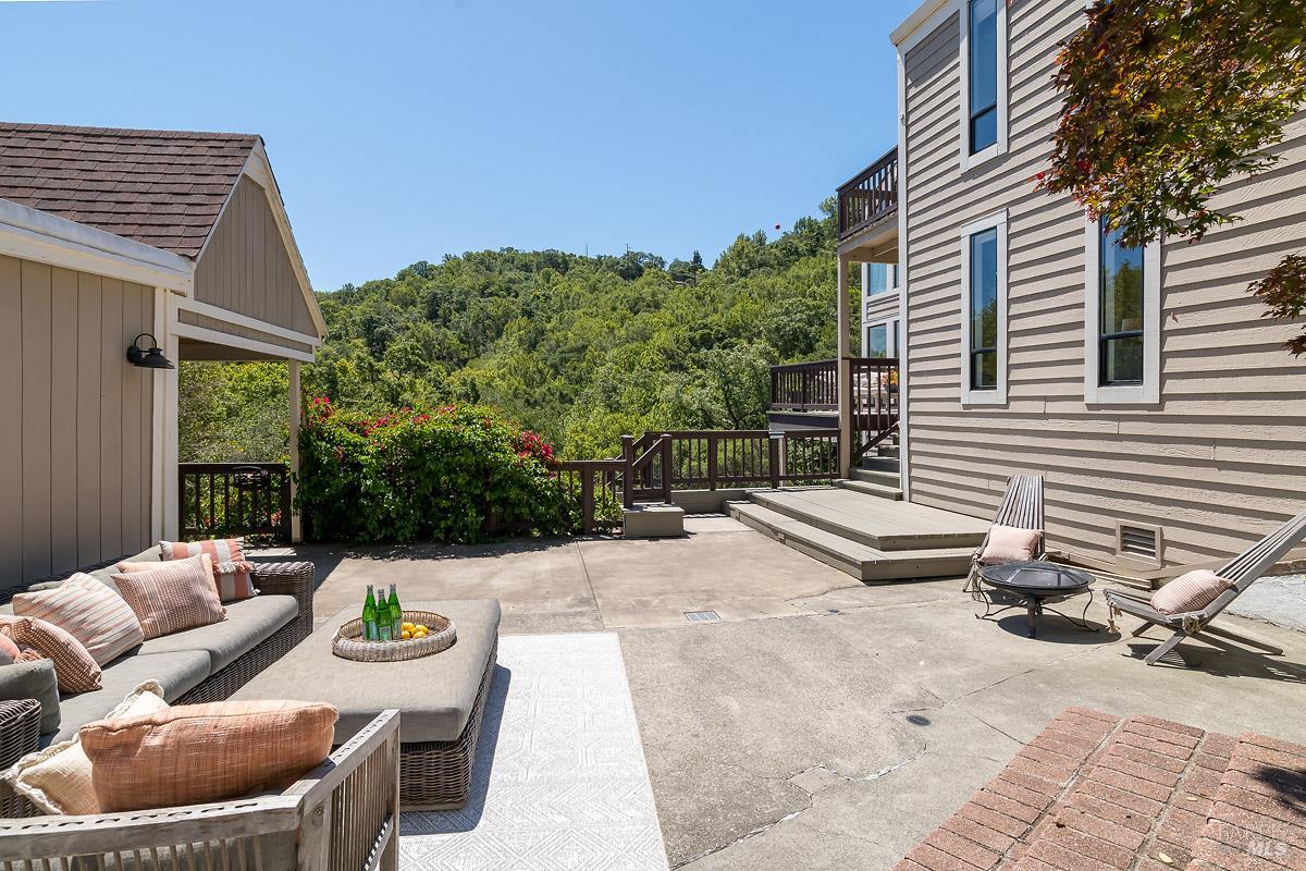 2554 Vineyard Road
