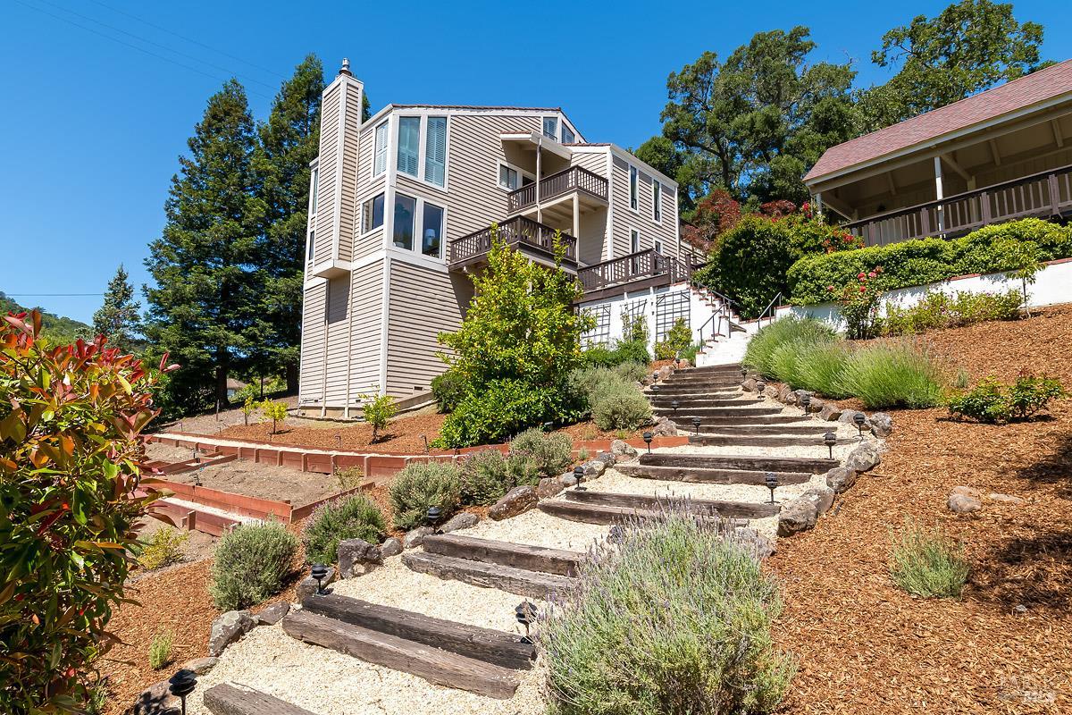 2554 Vineyard Road