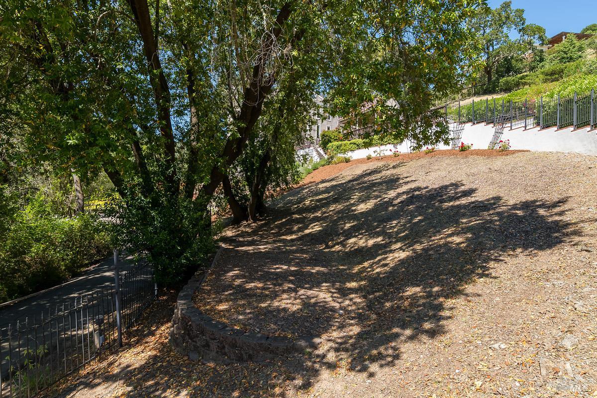 2554 Vineyard Road