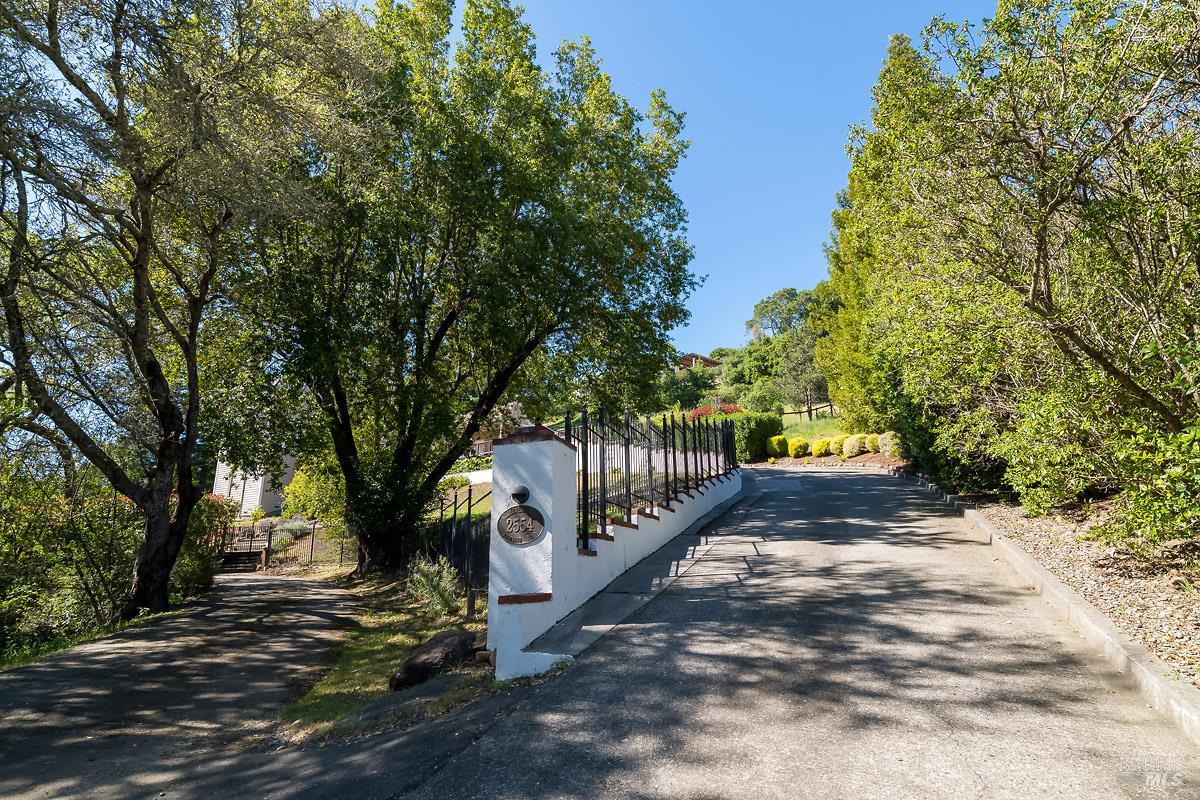 2554 Vineyard Road