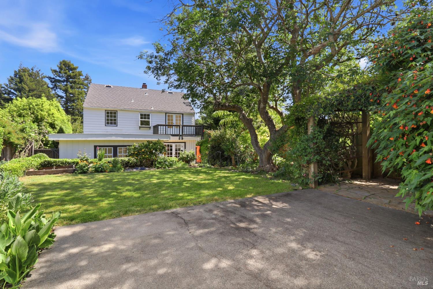 30 Walnut Avenue