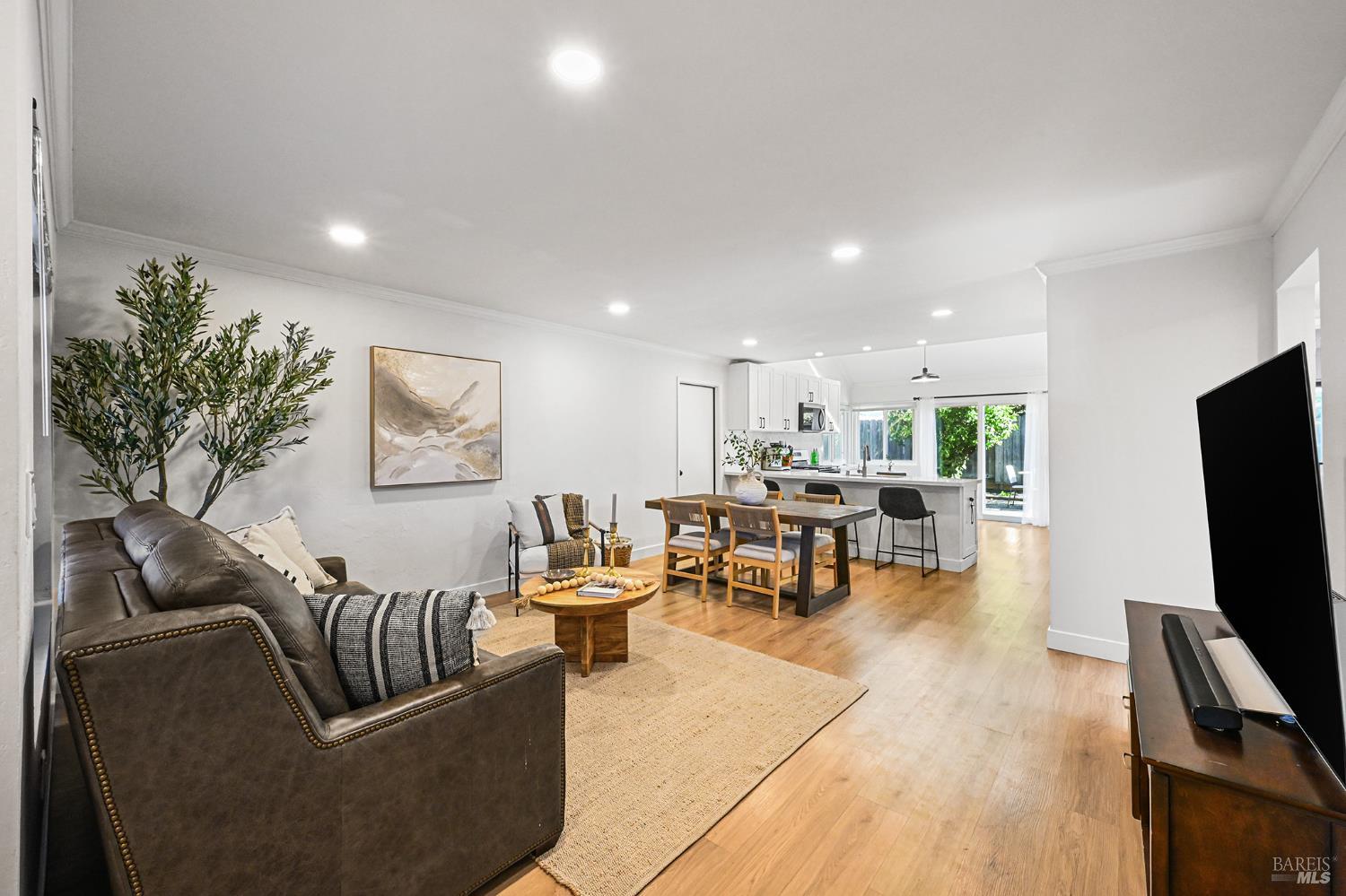 855 Garden Court