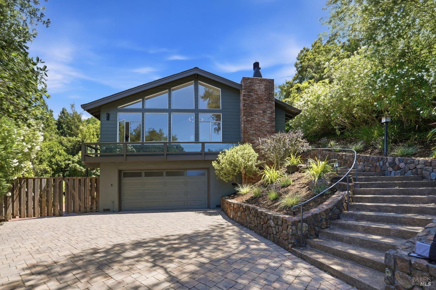 53 Circle Road