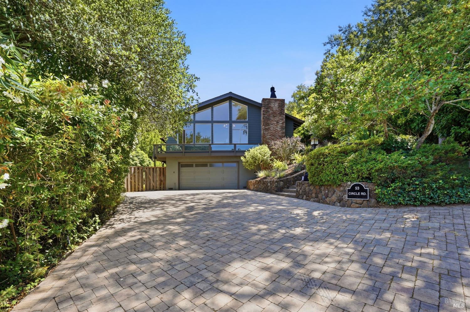 53 Circle Road