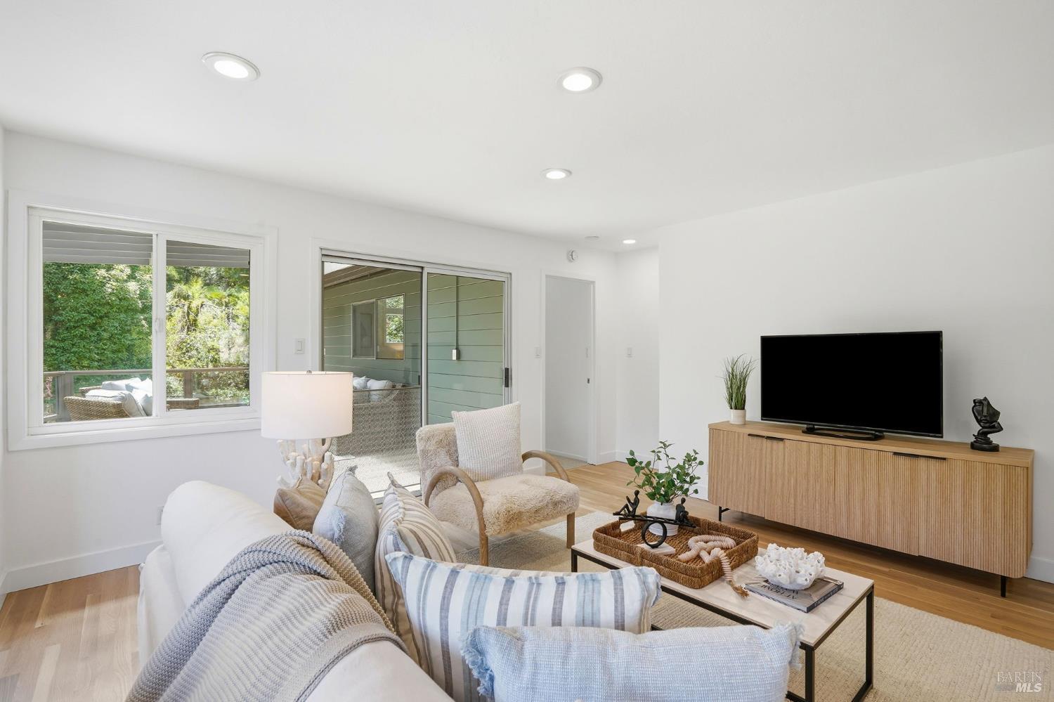 53 Circle Road