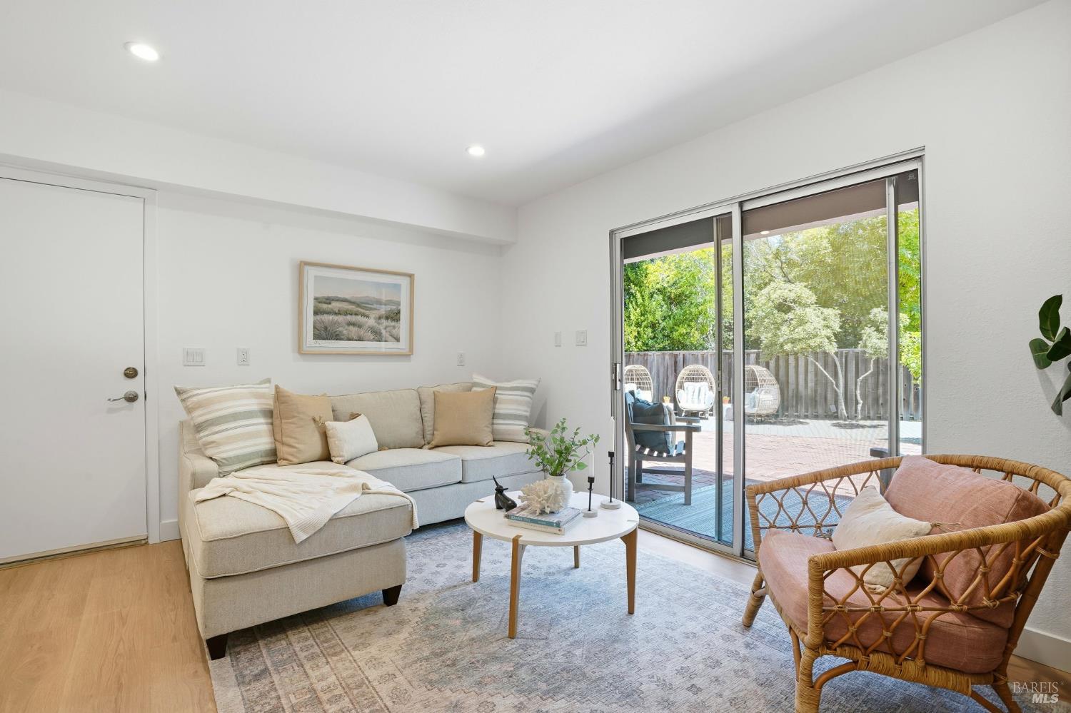 53 Circle Road