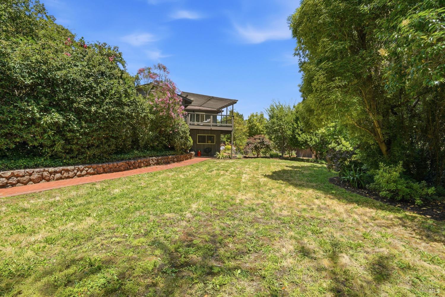 53 Circle Road