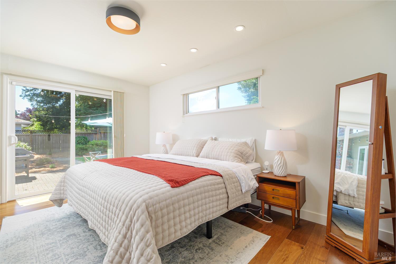 1125 Shady Oak Place