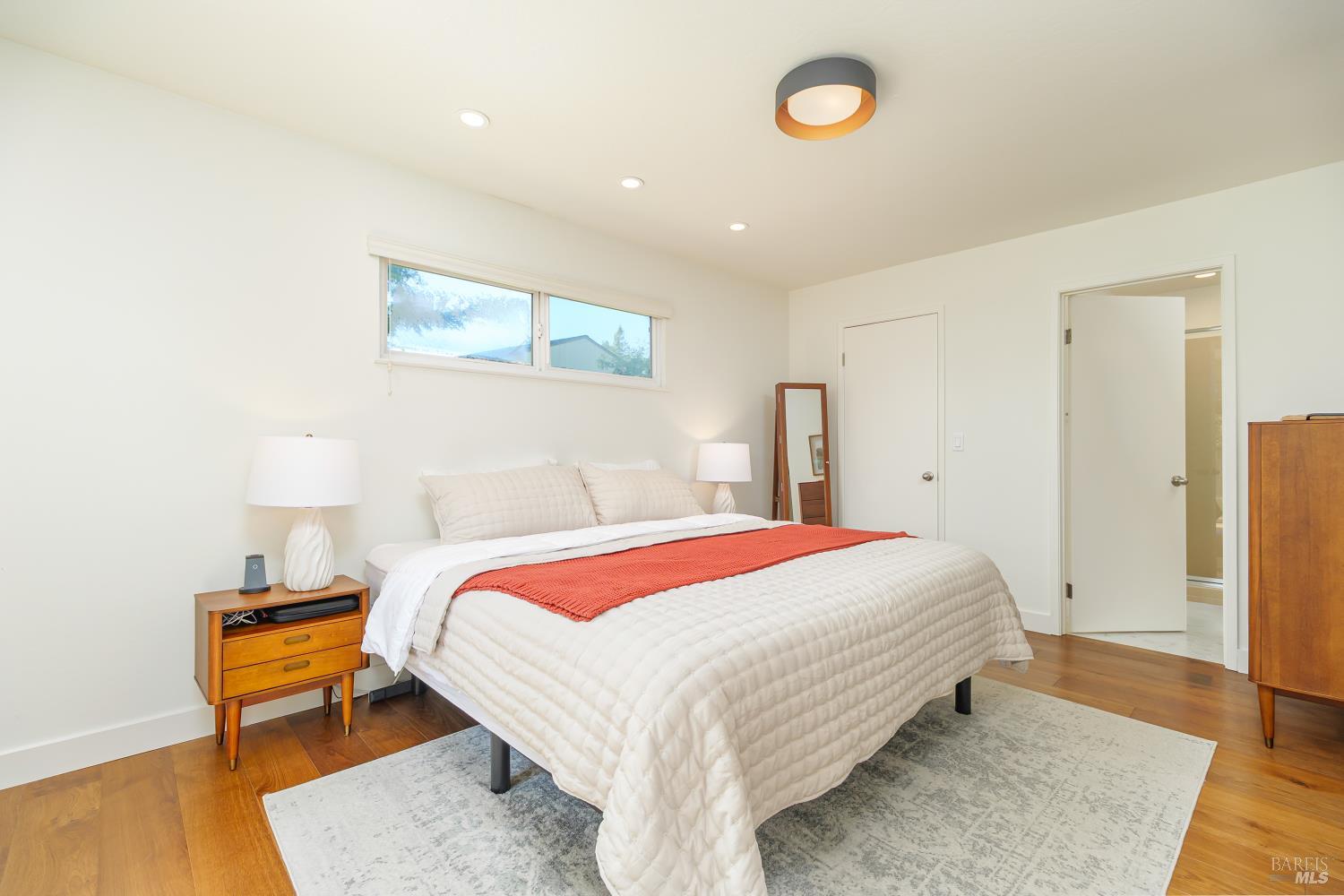 1125 Shady Oak Place