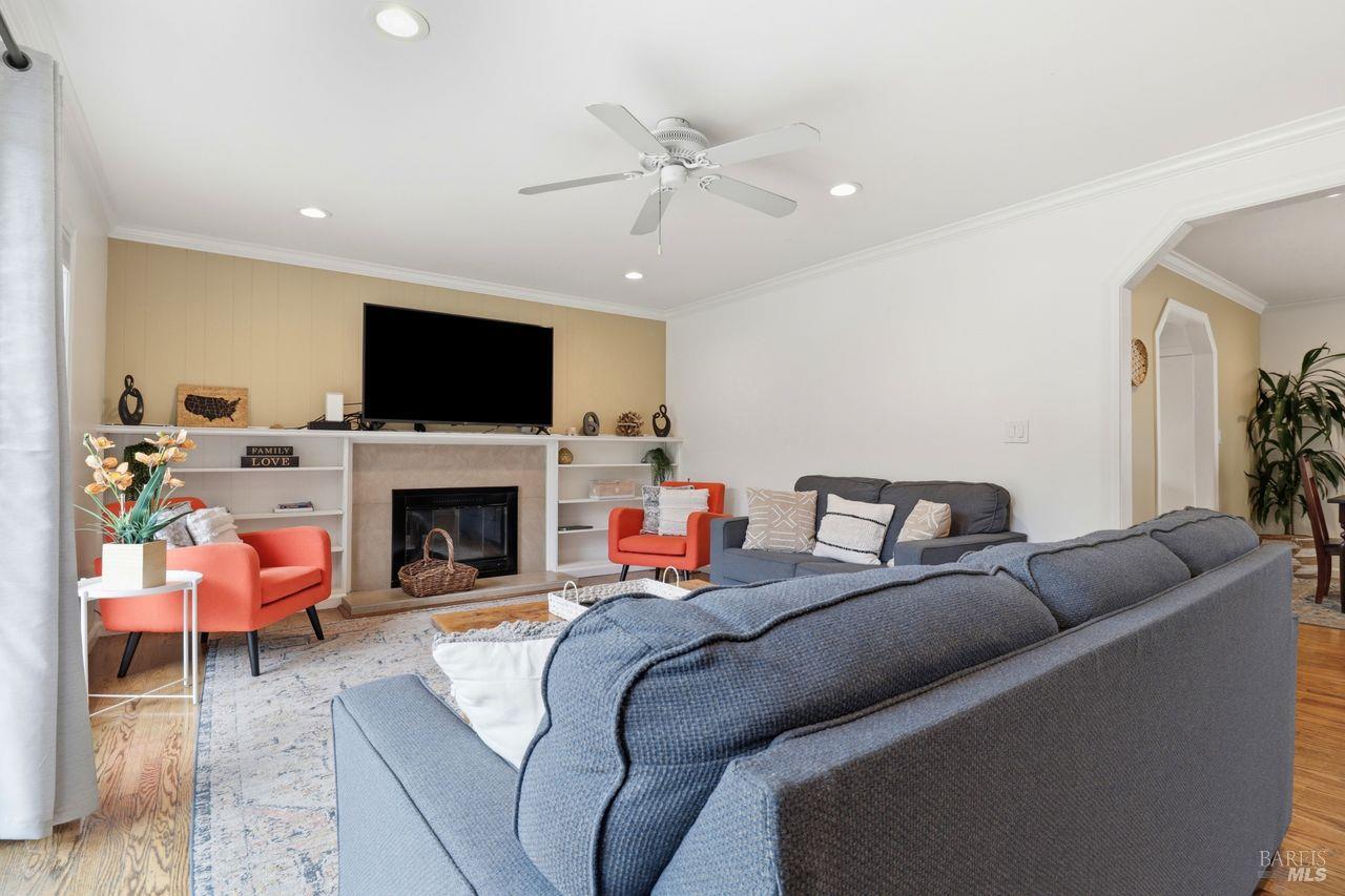 288 San Carlos Way