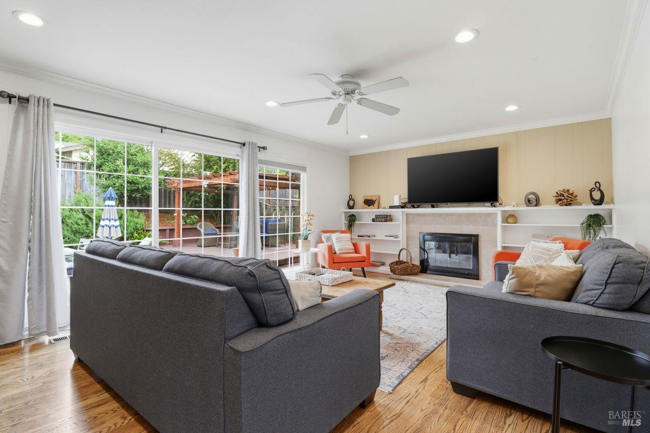 288 San Carlos Way