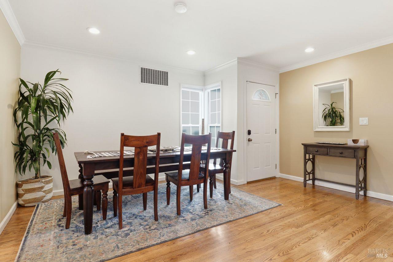 288 San Carlos Way