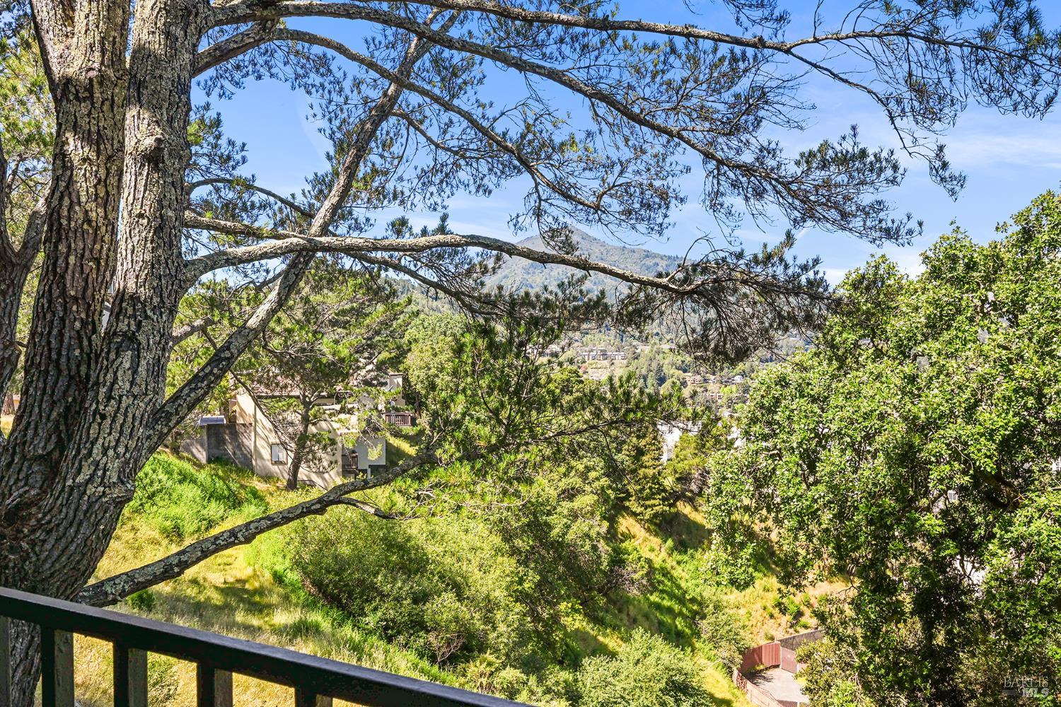 616 Via Casitas
