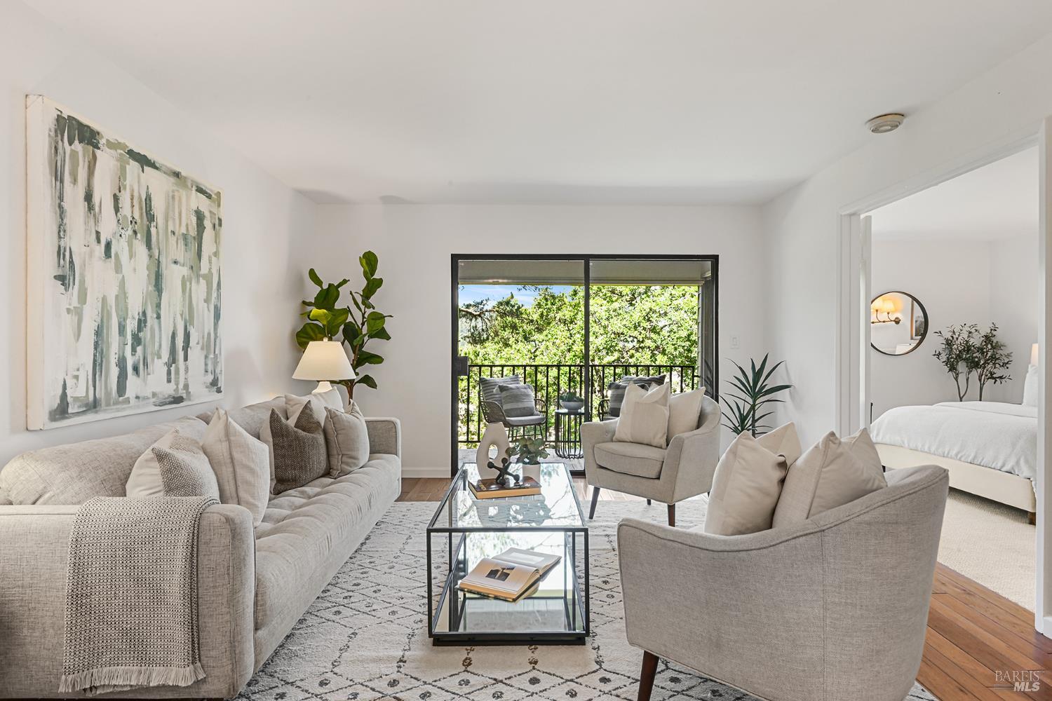 616 Via Casitas