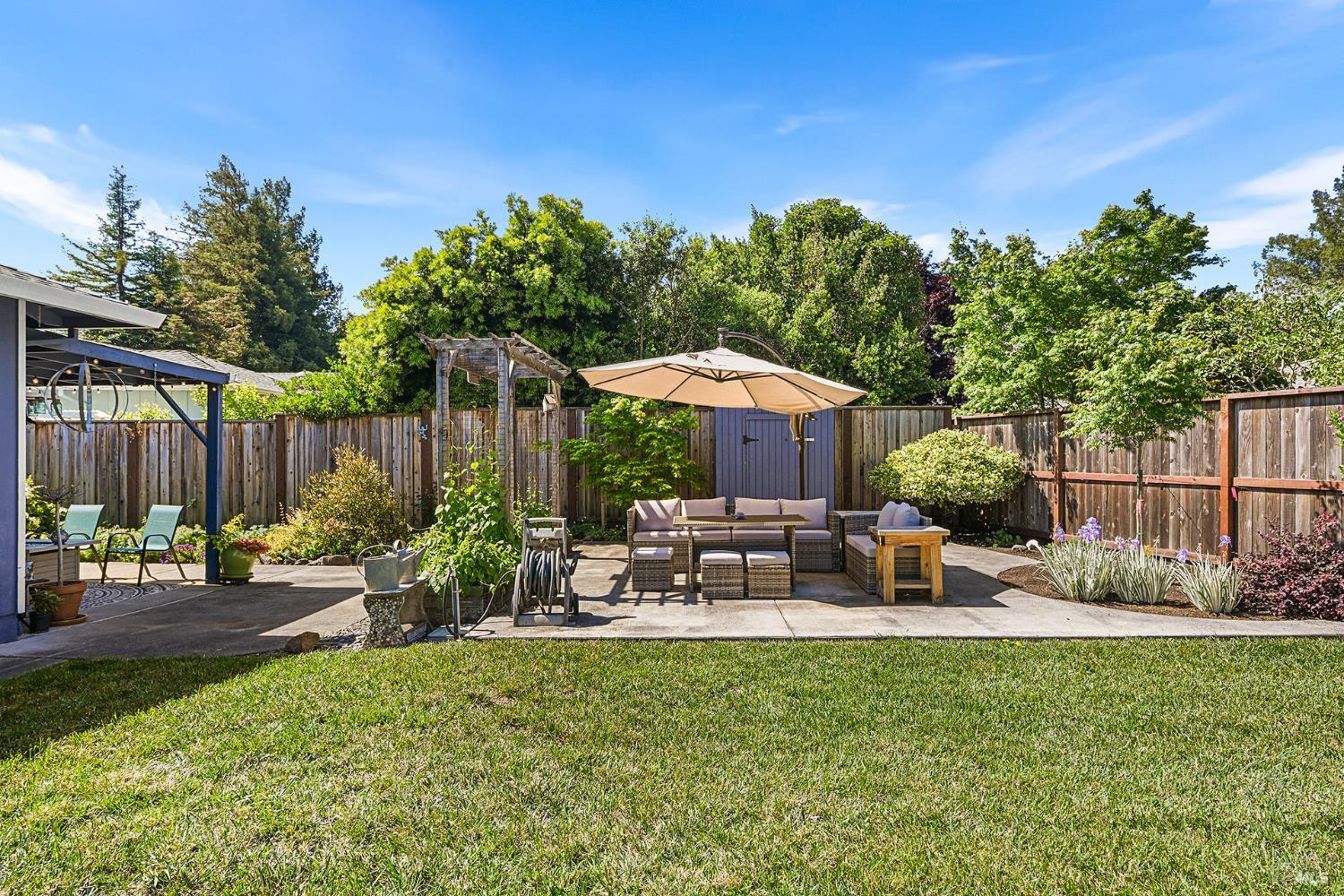 2412 Horseshoe Drive