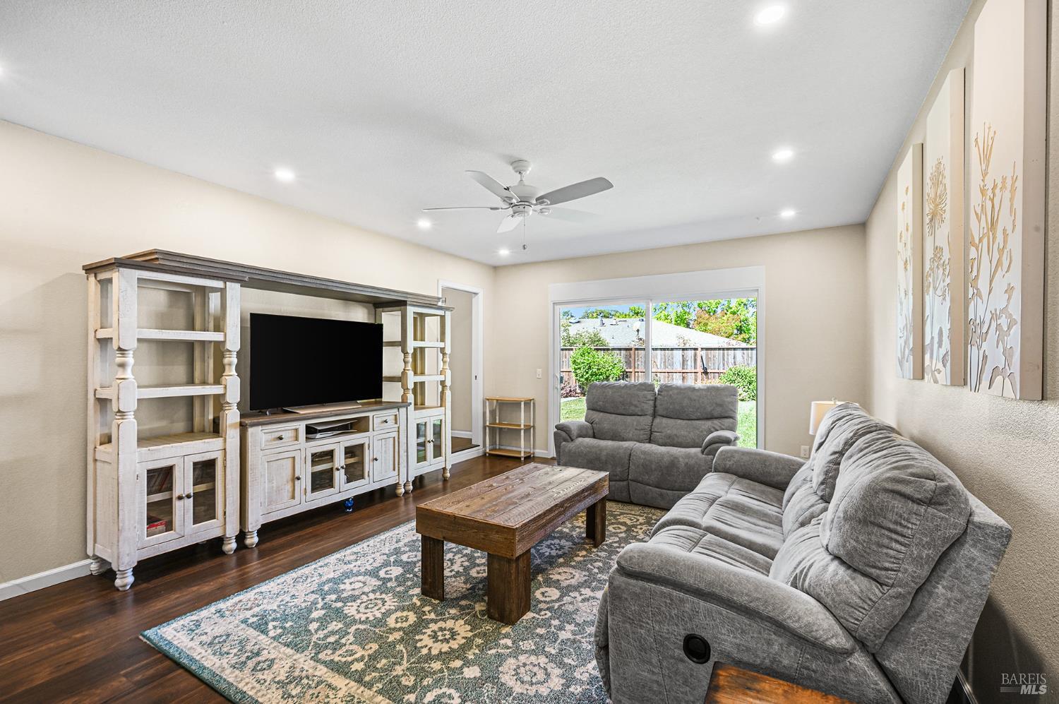 2412 Horseshoe Drive