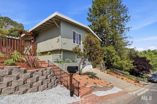 255 Bretano Way