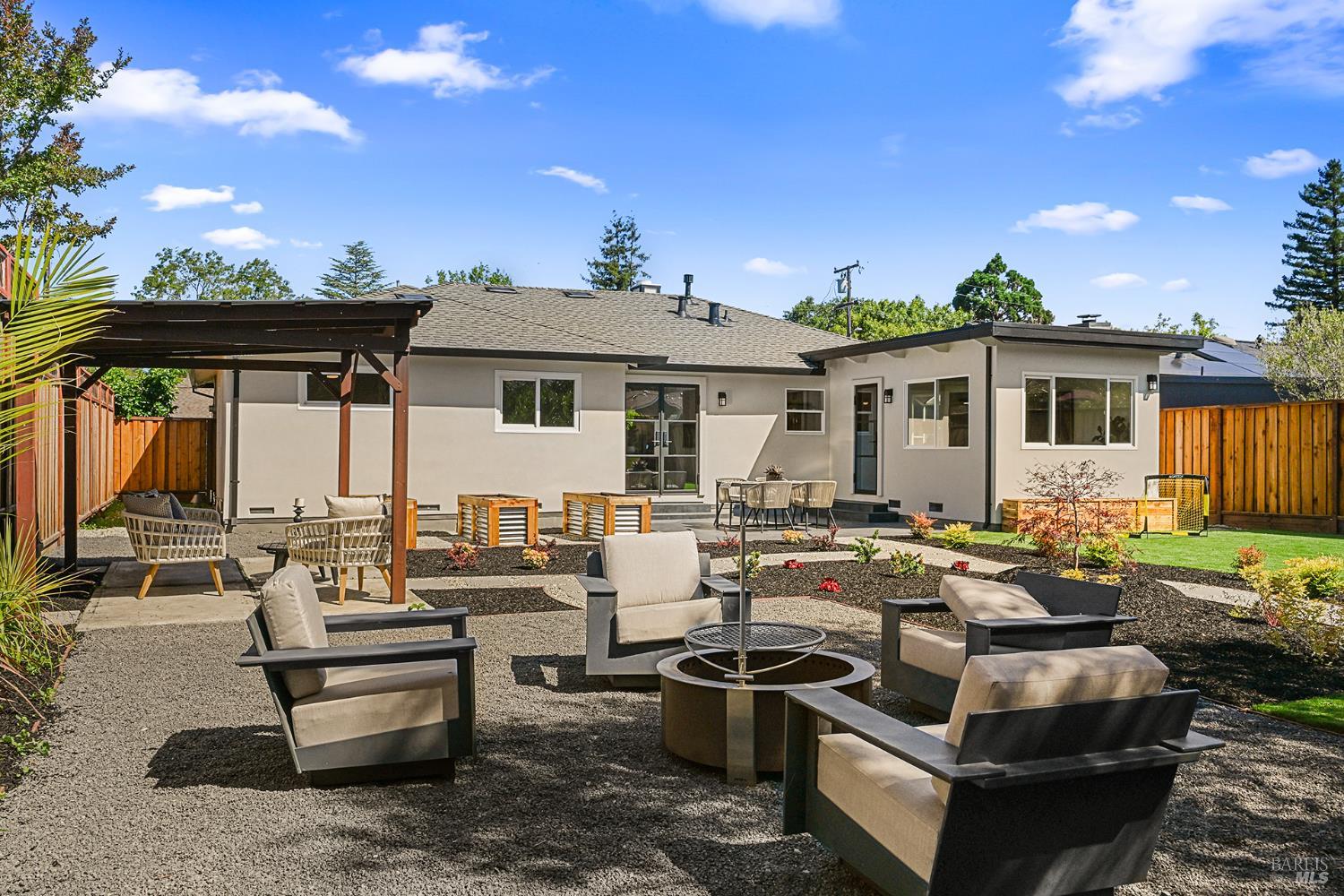 211 Mirada Avenue