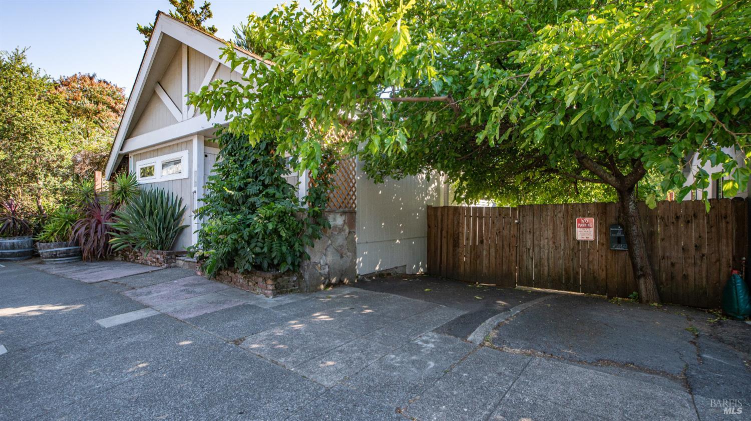 727 Sir Francis Drake Boulevard