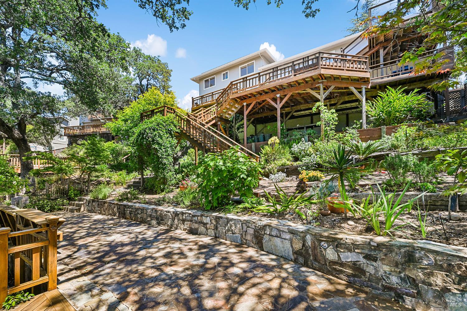 190 Drakewood Place