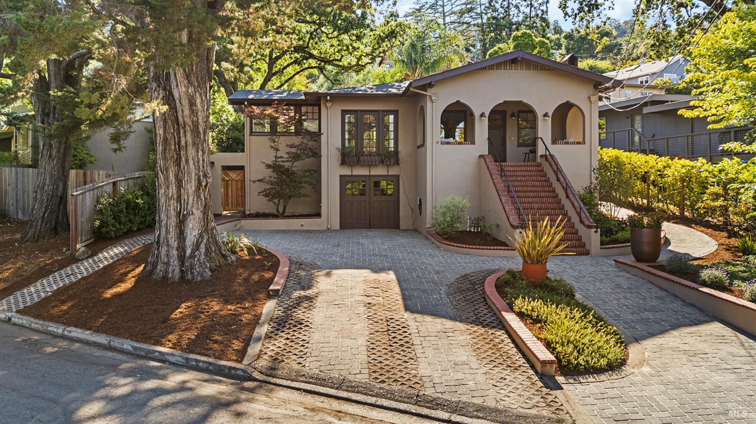 41 Sunnyside Avenue