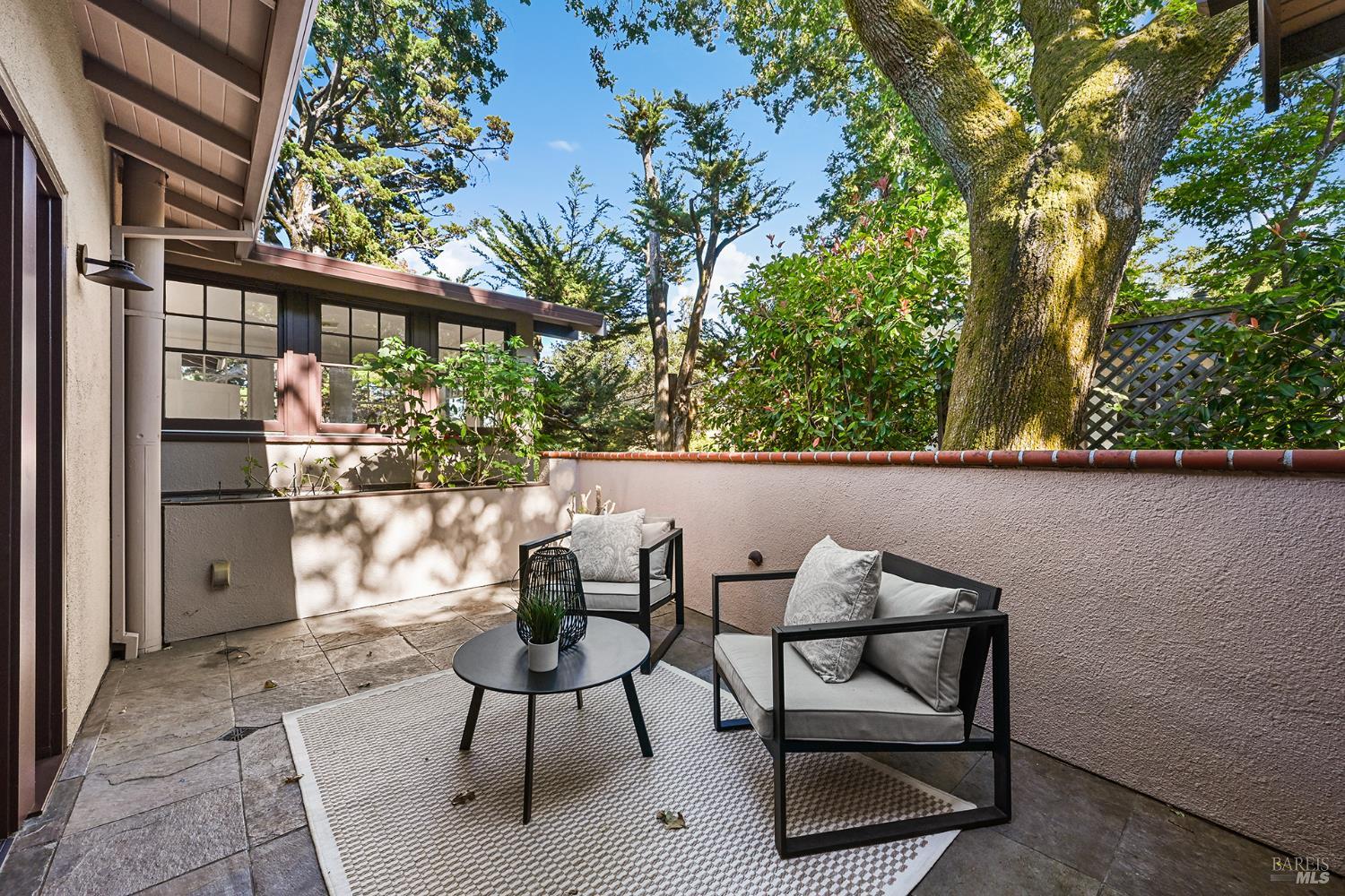 41 Sunnyside Avenue