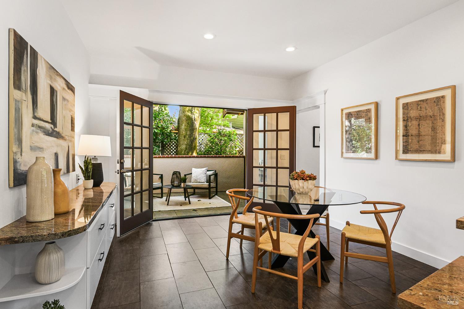 41 Sunnyside Avenue