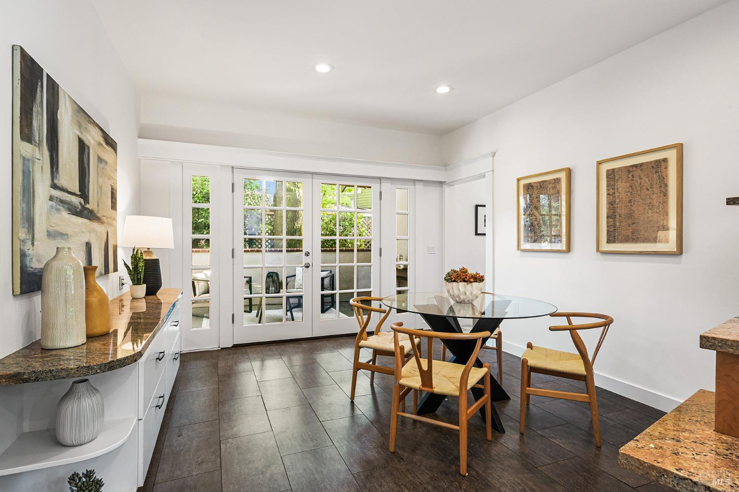 41 Sunnyside Avenue