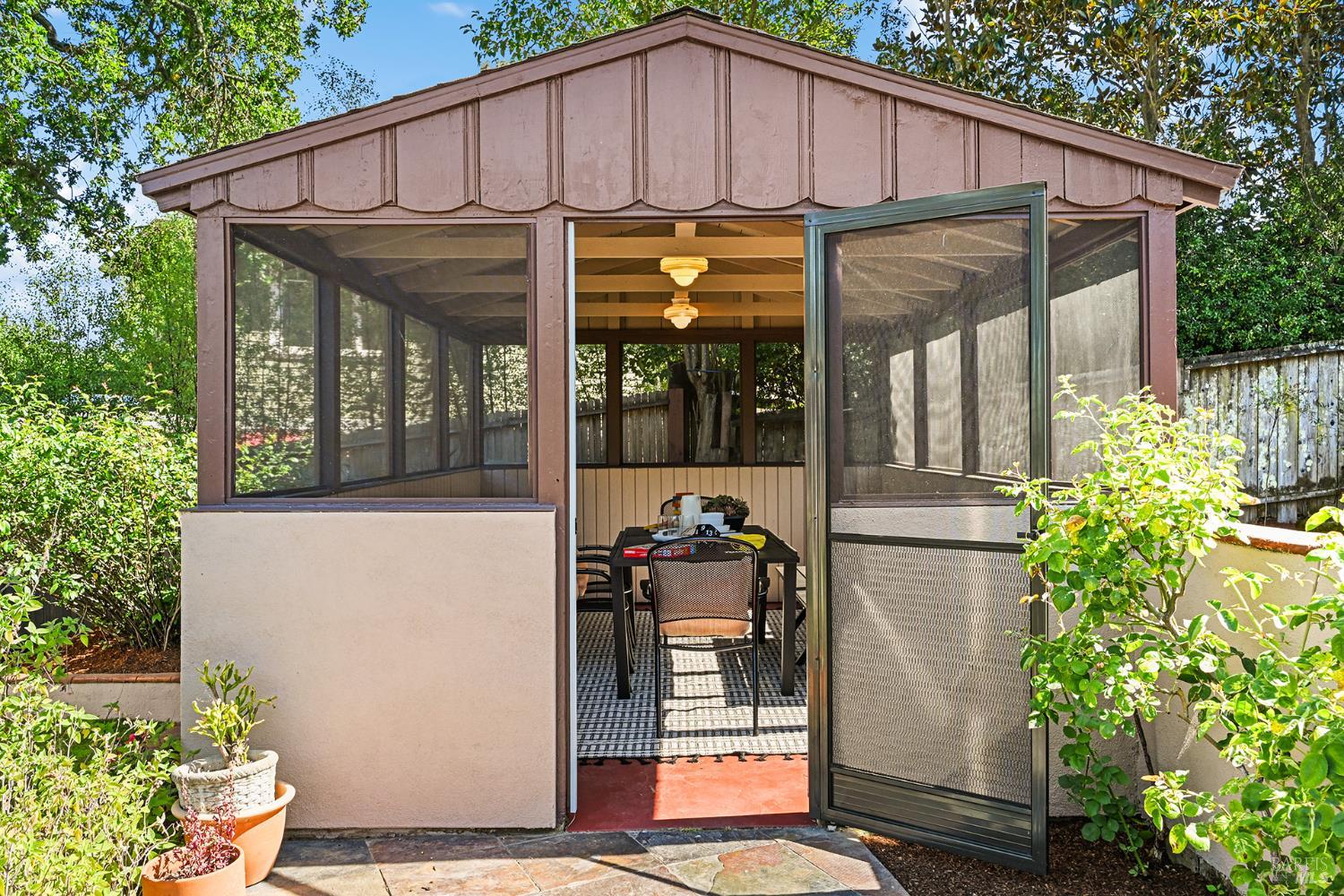 41 Sunnyside Avenue