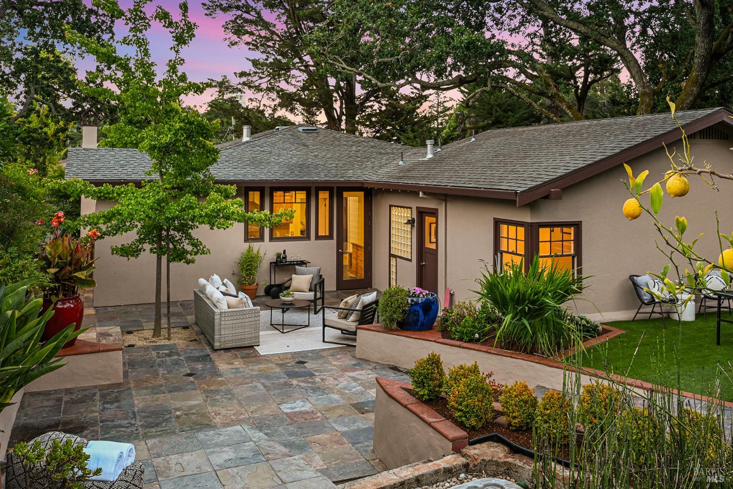 41 Sunnyside Avenue