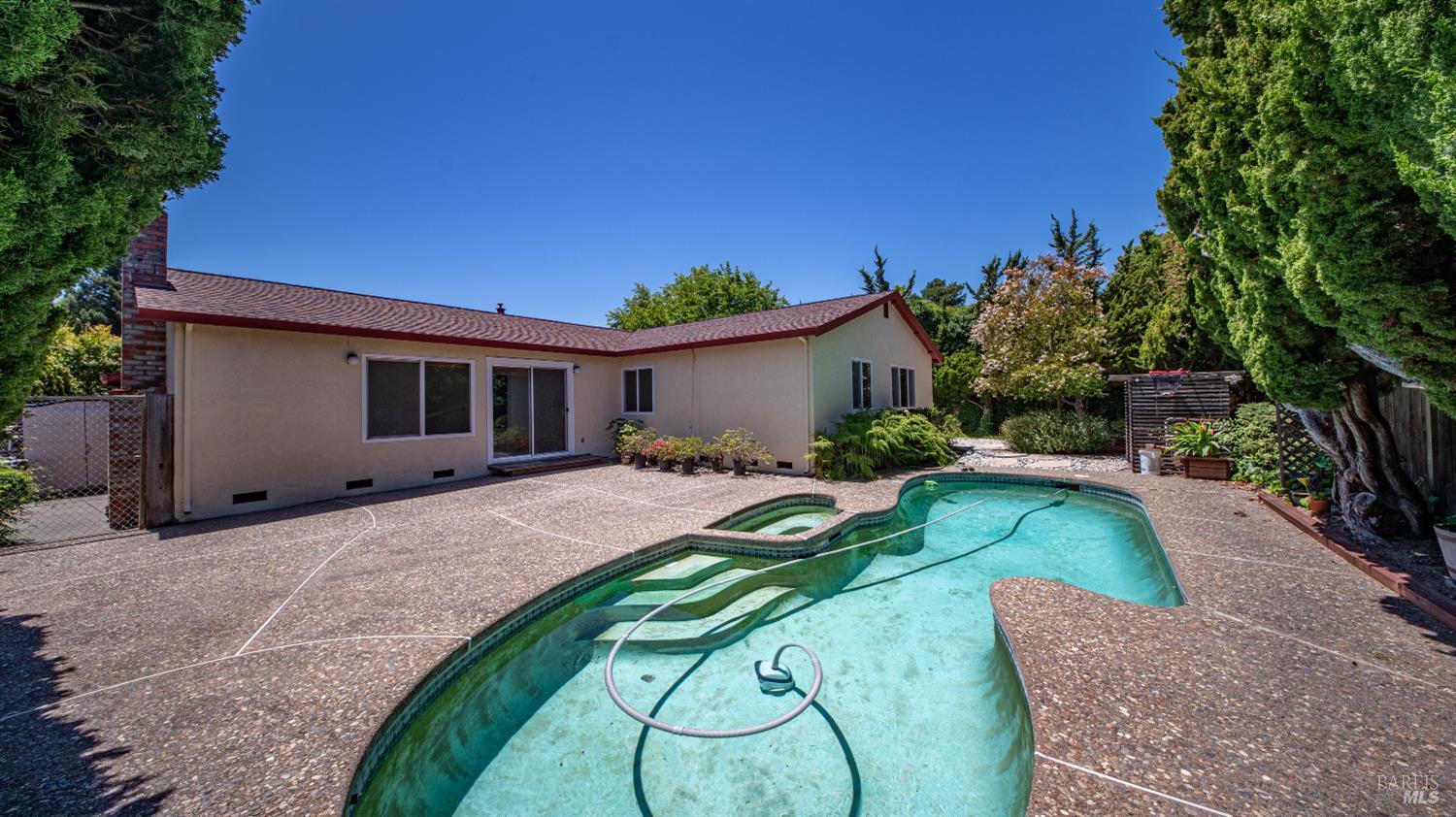 165 San Luis Way