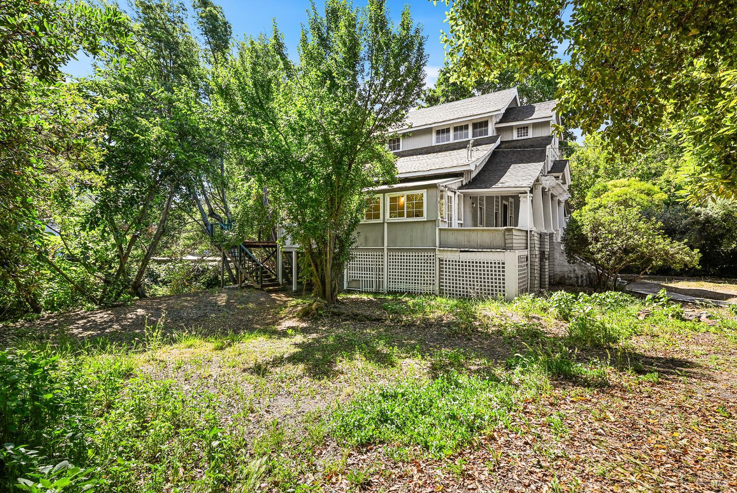 206 Saunders Avenue