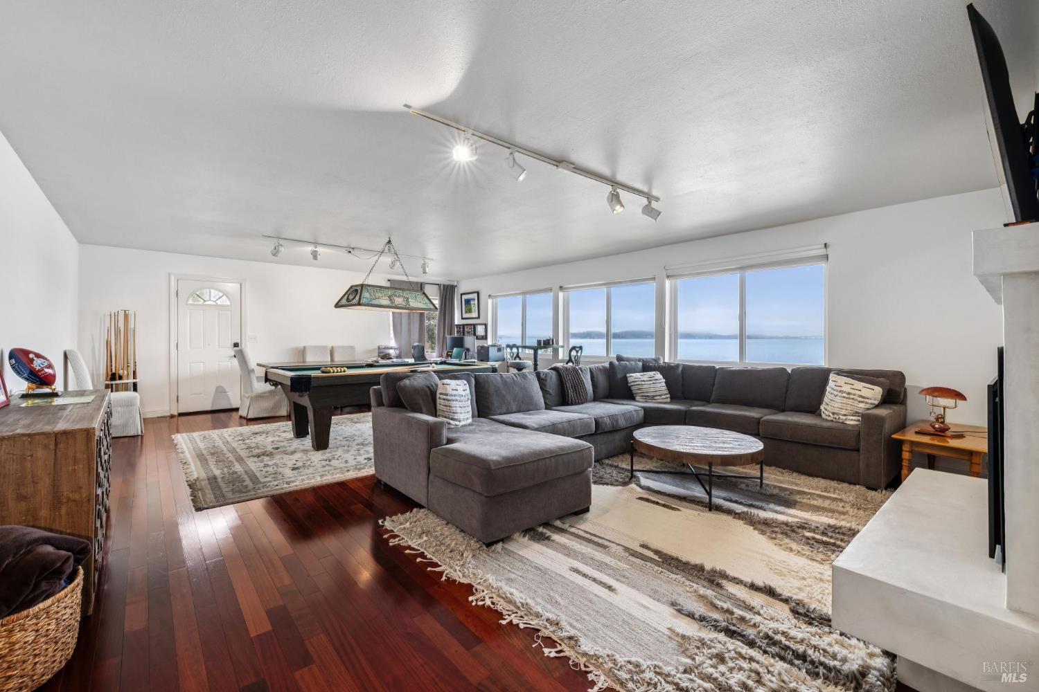 187 Oak Drive