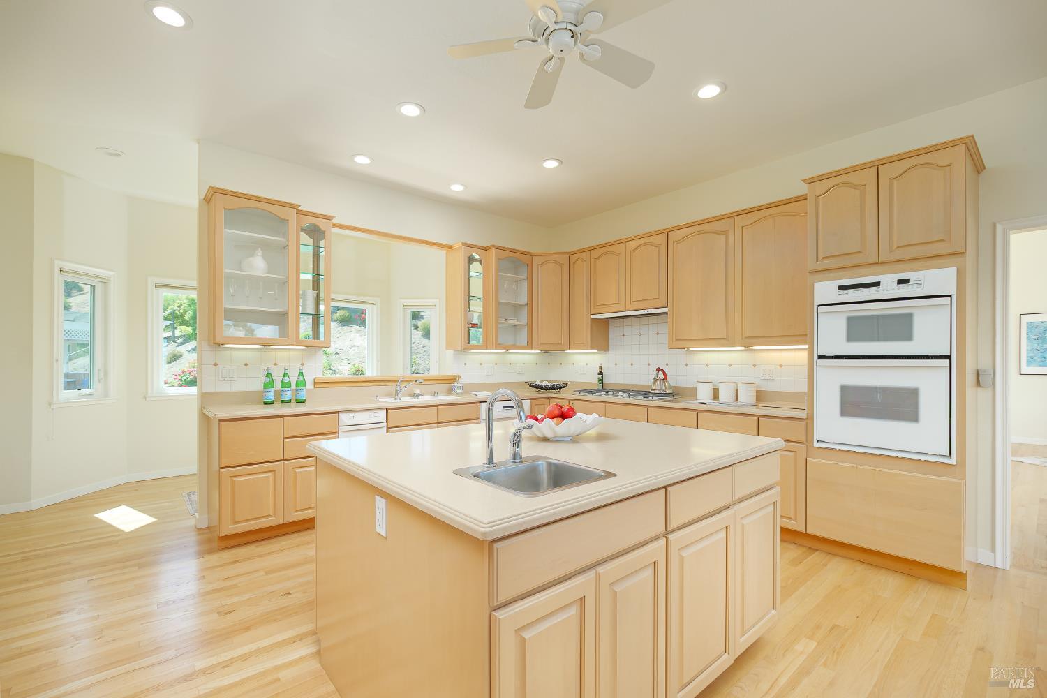 15 Ravine Way