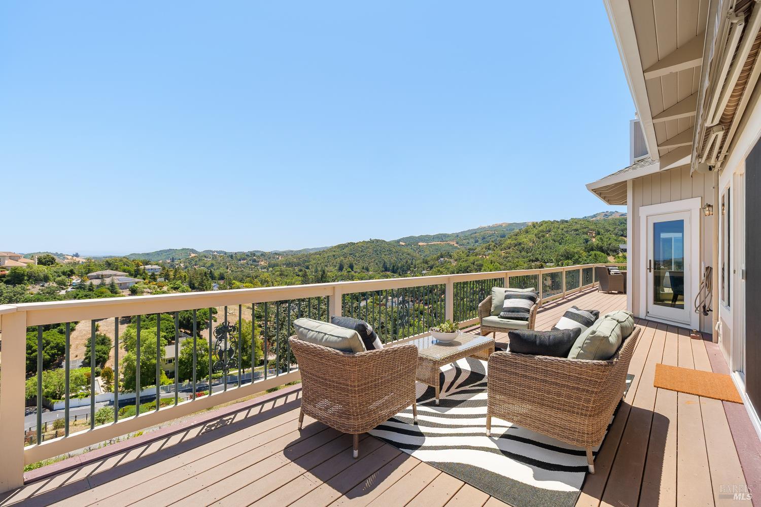 15 Ravine Way