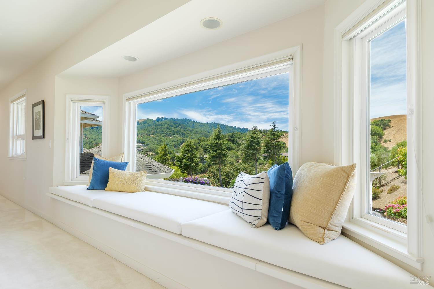 15 Ravine Way