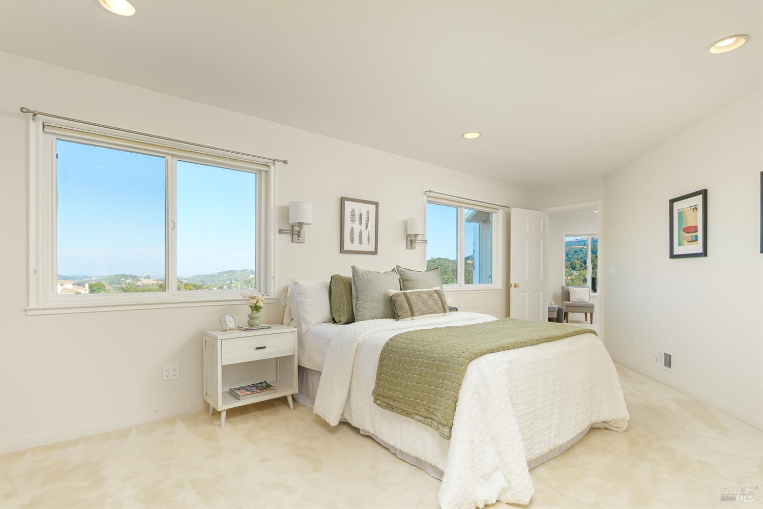 15 Ravine Way