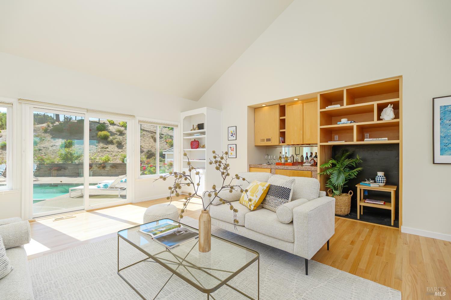 15 Ravine Way