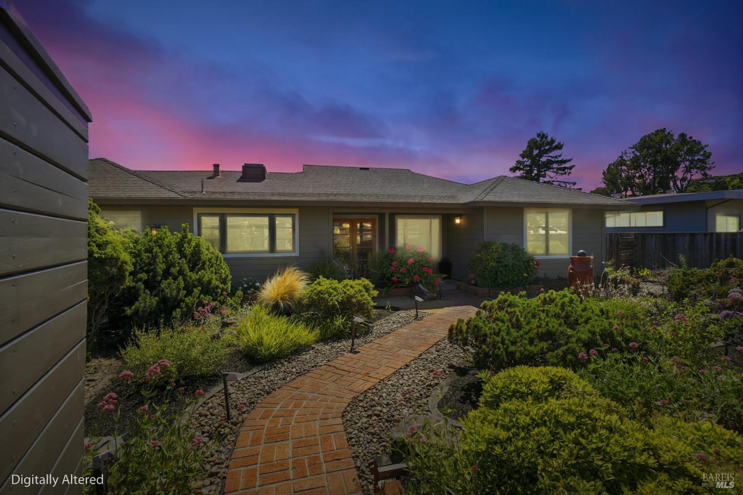 686 Hawthorne Drive